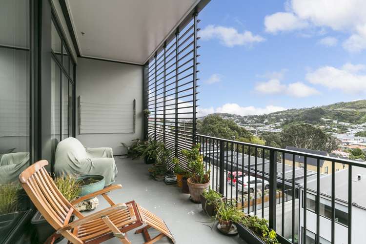 304/11 Jean Caldwell Way Island Bay_9
