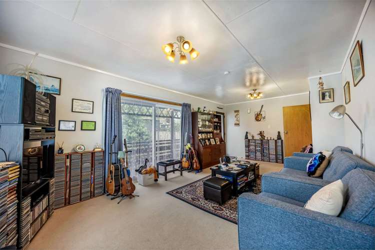 28 Tiroiti Grove Stokes Valley_1