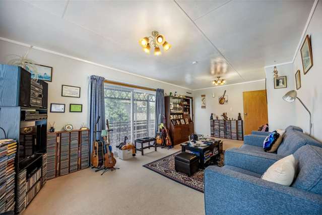 28 Tiroiti Grove Stokes Valley_1