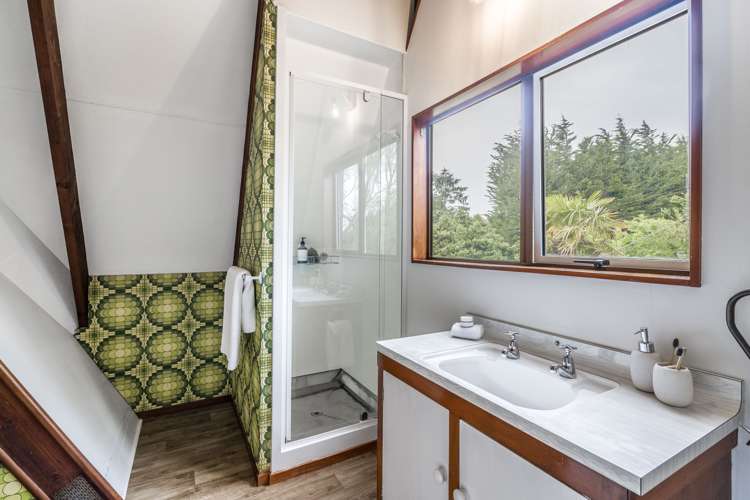 266 Bay Road West Plains_17