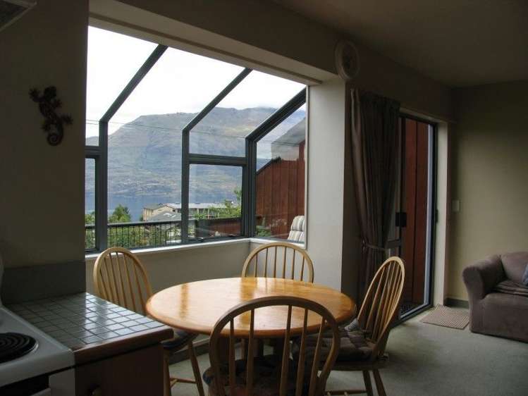 49b Wynyard Crescent Fernhill/Sunshine Bay_2