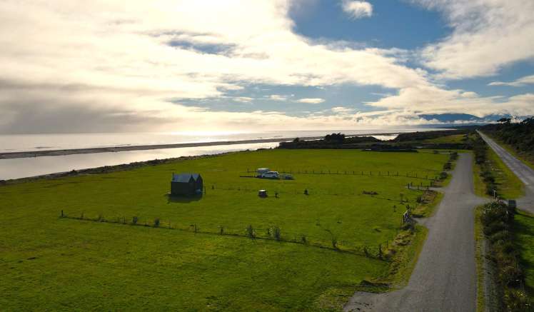 25 Fox Moth Drive Haast_12