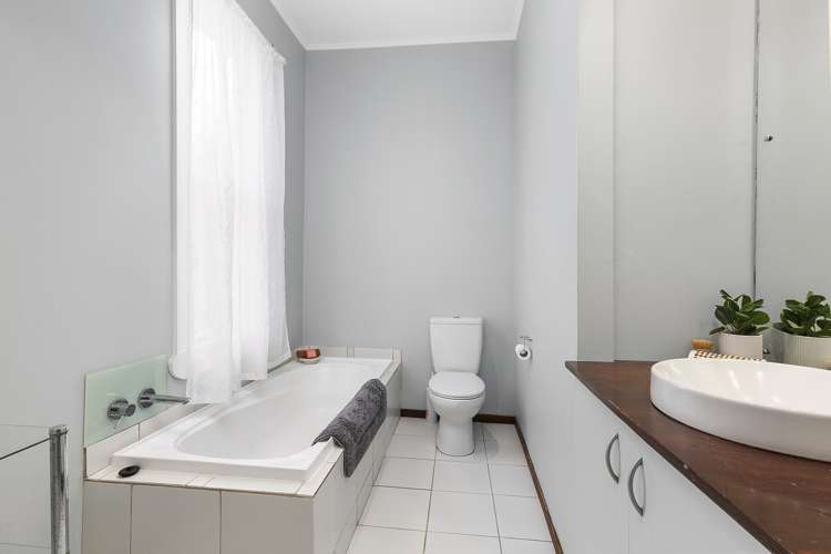 2 Porritt Avenue Mount Victoria_13