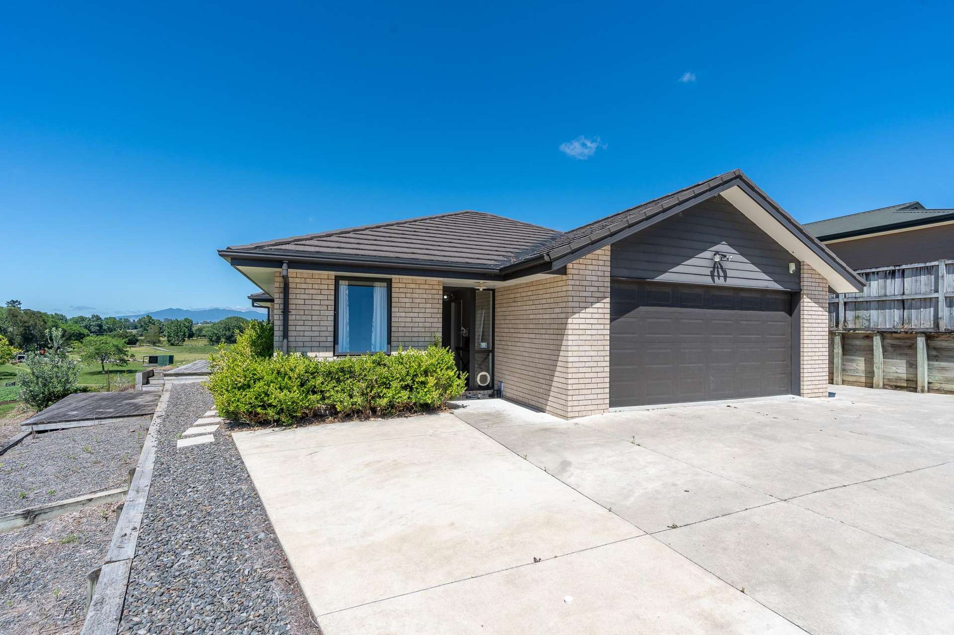 17 Carlingford Rise Dinsdale_0