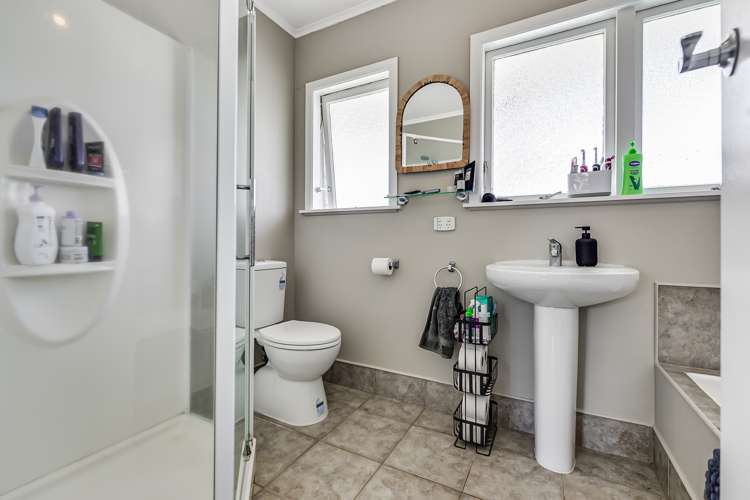 3 Joanna Place Deanwell_11