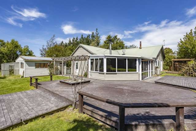 Country Calm, Town Convenience – The Best of Both