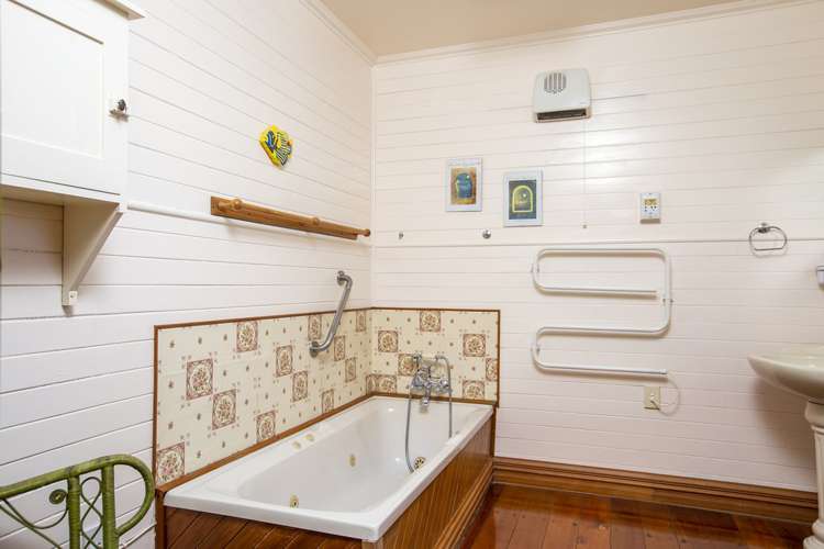 1937 Lake Ferry Road Pirinoa_8