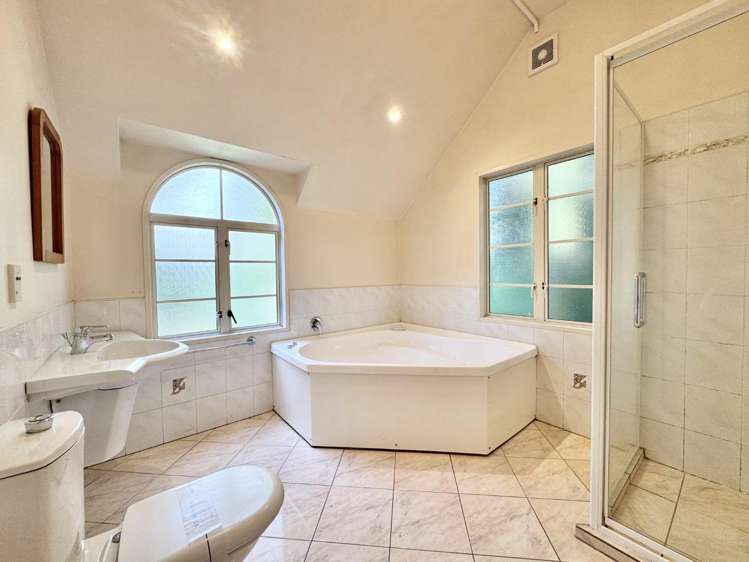 87 Gillies Avenue 1662_12