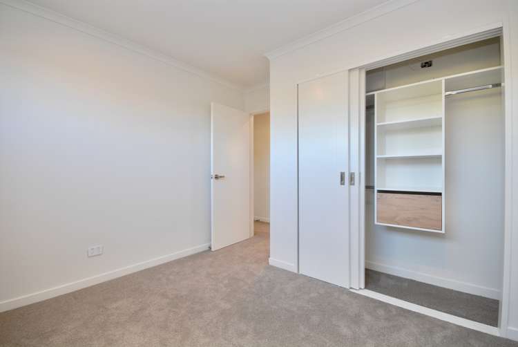 8/11 Celeste Place Totara Vale_16