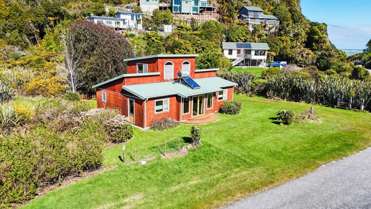 99 The Strand Okarito_33