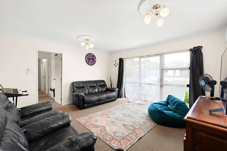 15 Tupelo Street Pukete_3