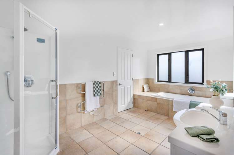 153 Regent'S Park Drive Casebrook_19