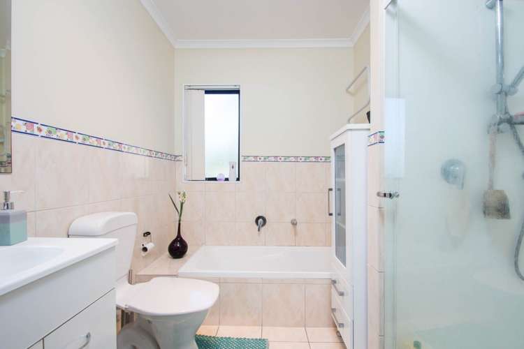 22 Exotic Place Massey_16