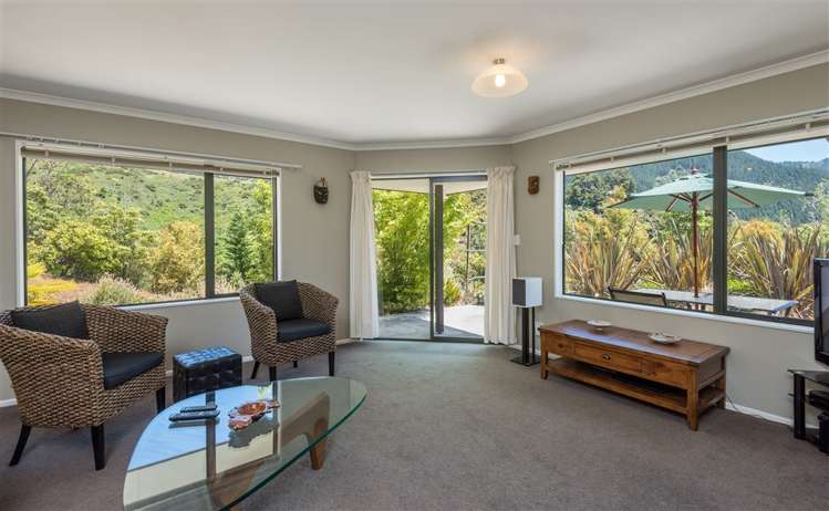 98 Mac'S Road Hira_12