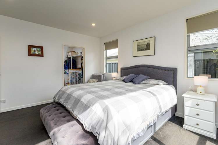 21 Torbay Avenue Lake Hood_12