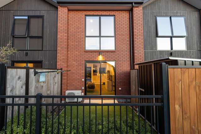 City-Fringe Living with Great Investment Appeal