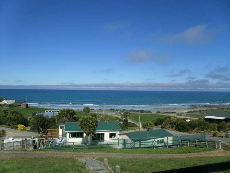 16 Selsea Street Kaka Point_7