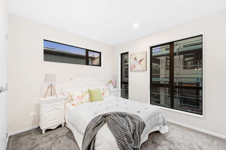 22&41 Don Oliver Lane Glen Eden_12