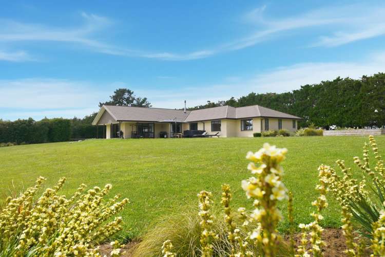 106 Davis Road Cust_28