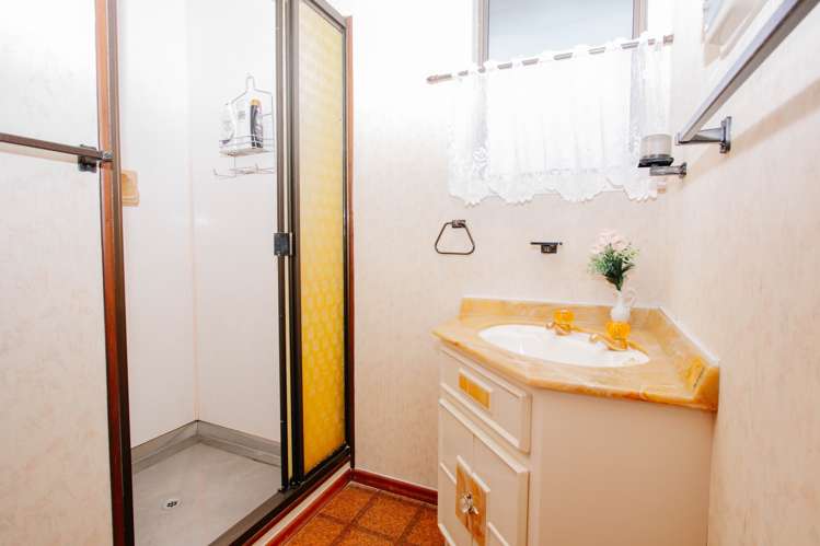 35 West Crescent Te Puru_20