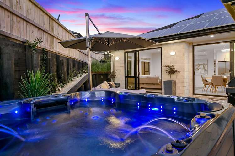 201 Ballintoy Park Drive Welcome Bay_17