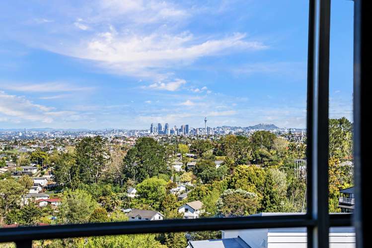 2/9 Sunset Road Totara Vale_14