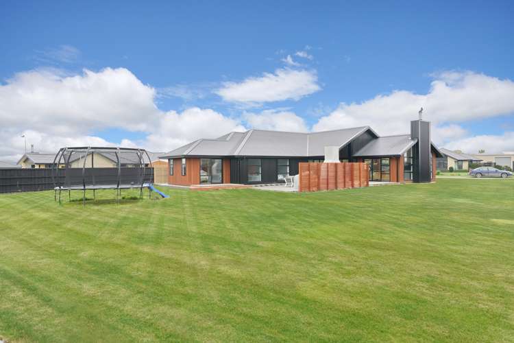 2 Quail Way Amberley_11