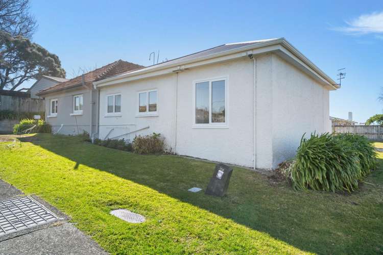1 Russell Place Brookfield_0