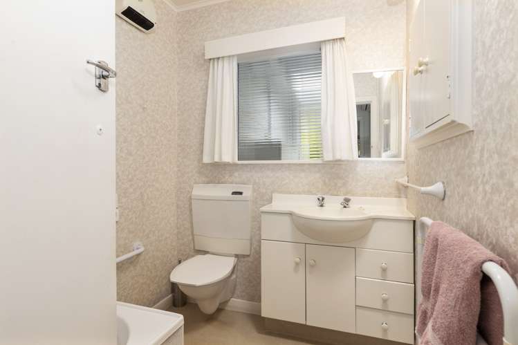 67 New Renwick Road Burleigh_13