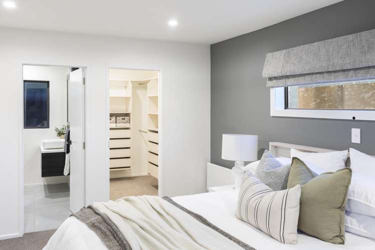 54 Regency Crescent Redwood_19