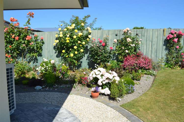 47 Pages Road Marchwiel_6