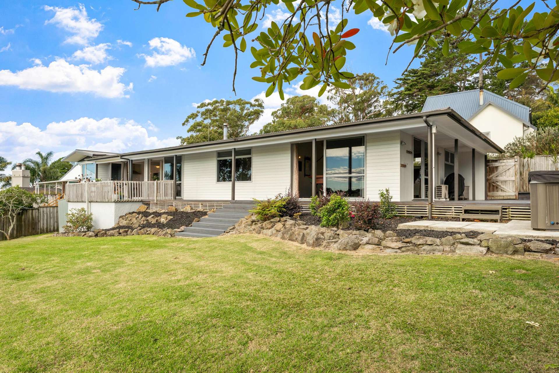 12 Tawhana Crescent Red Beach_0