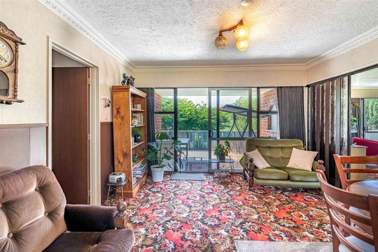 147 East Road Ascot_6