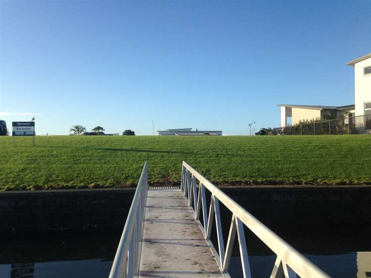 15 Fred Carr Place One Tree Point_6