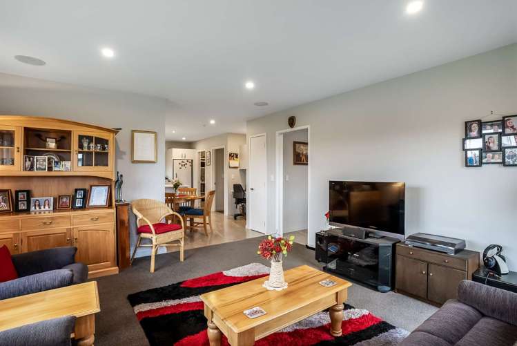 57 Sunline Avenue Lincoln_11