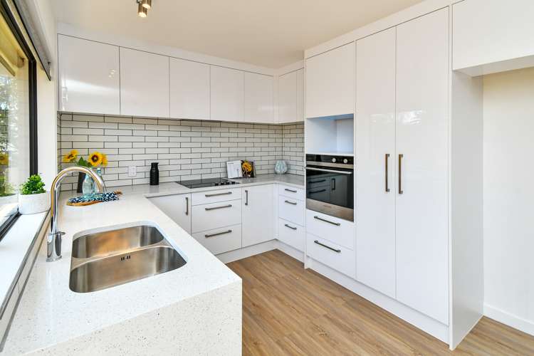 38 Diorella Drive Clover Park_11