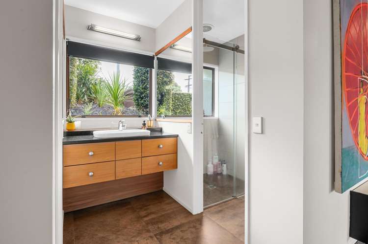 999 River Road Queenwood_24