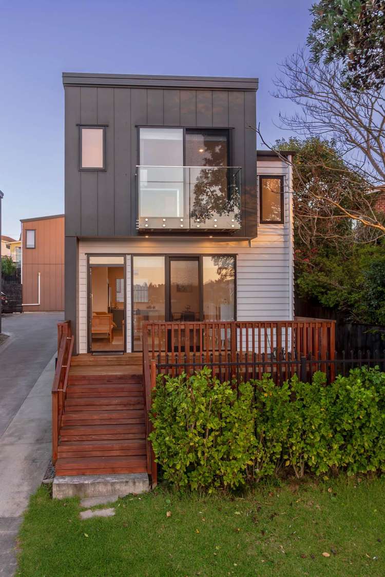 2/20 Eban Avenue_2