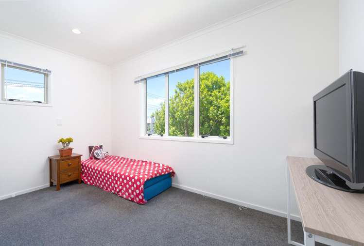 1/49 Henderson Valley Road Henderson_6