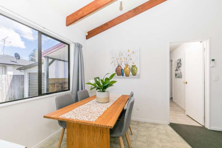 2 Inverness Avenue Hamilton East_8