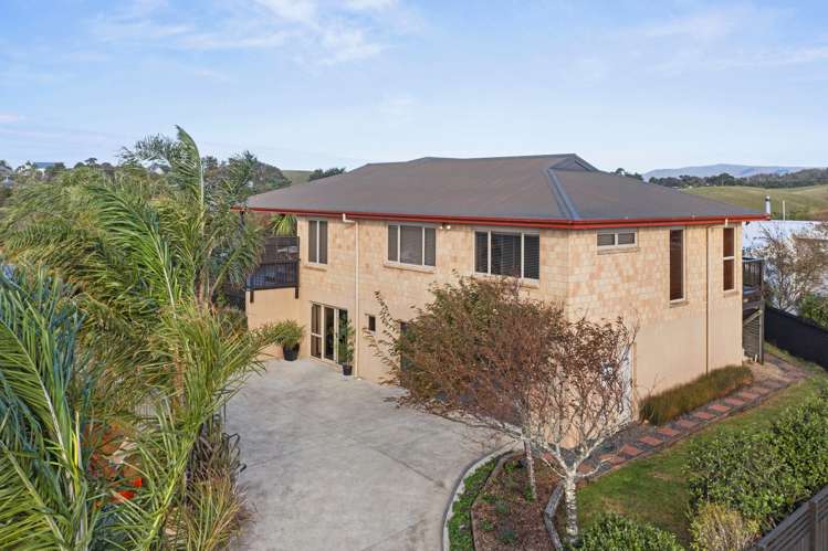 5b Sunshine Rise Raglan_32