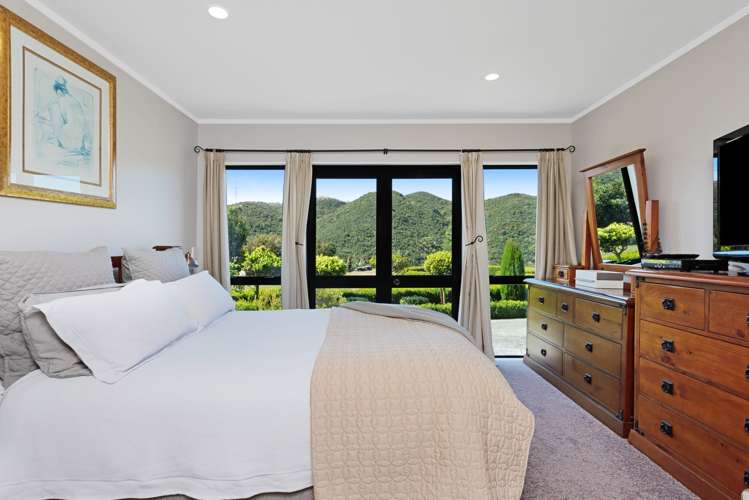 174 Makara Road Makara_16