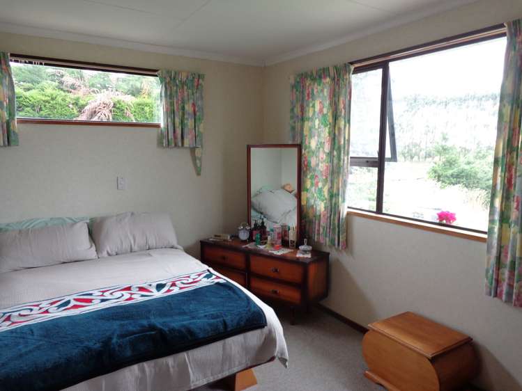 317 Port Molyneux Road Kaka Point_8