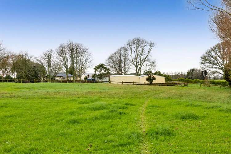 1156 East Road Toko_24