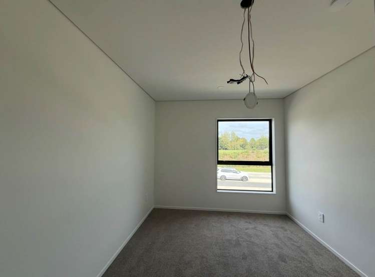 Unit 5/89 Otuwairoa Esplanade Papakura_7