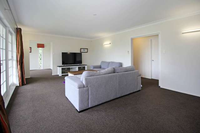 2 Holly Way Sunnyhills_1