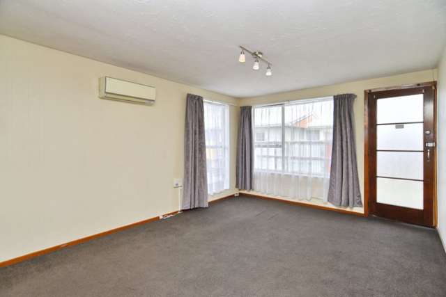 2/560 Hereford Street Linwood_3