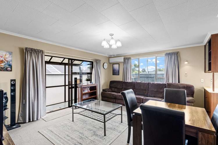 23A & 23B Stoke Street Westown_15