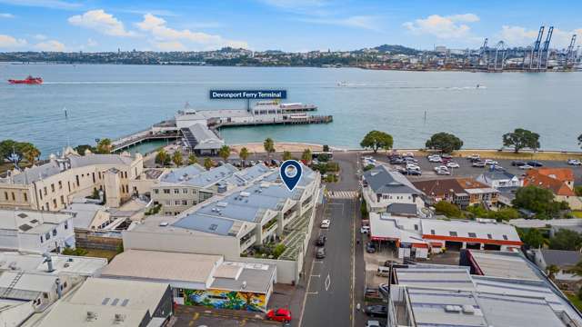 Spectacular Devonport apartment