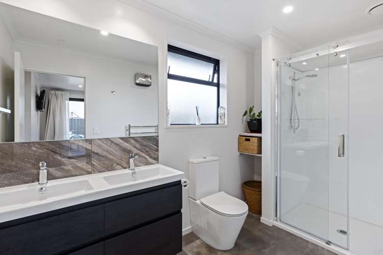 180 Faringdon Boulevard Rolleston_16